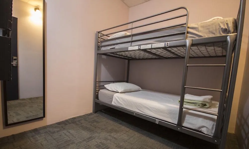 B Hotel And Hostel 纽约 2*,